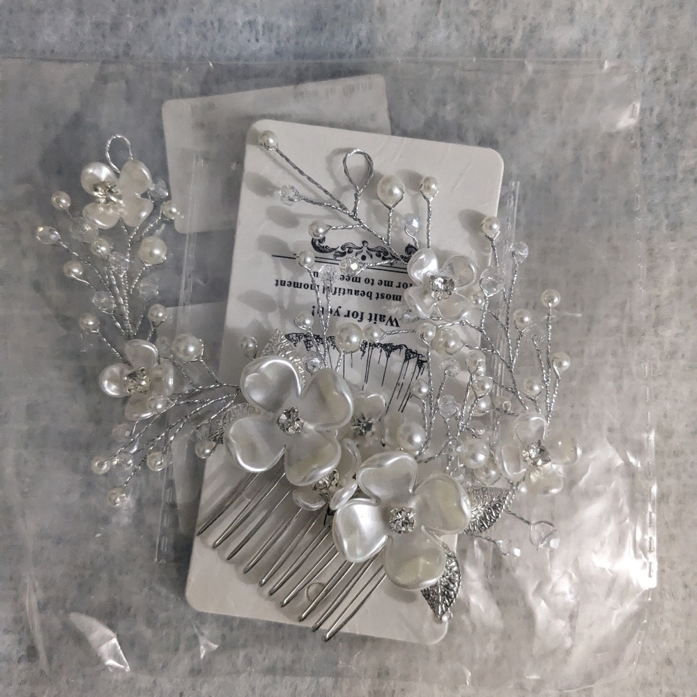 Bridal Hair Clip/Comb. White. NWT